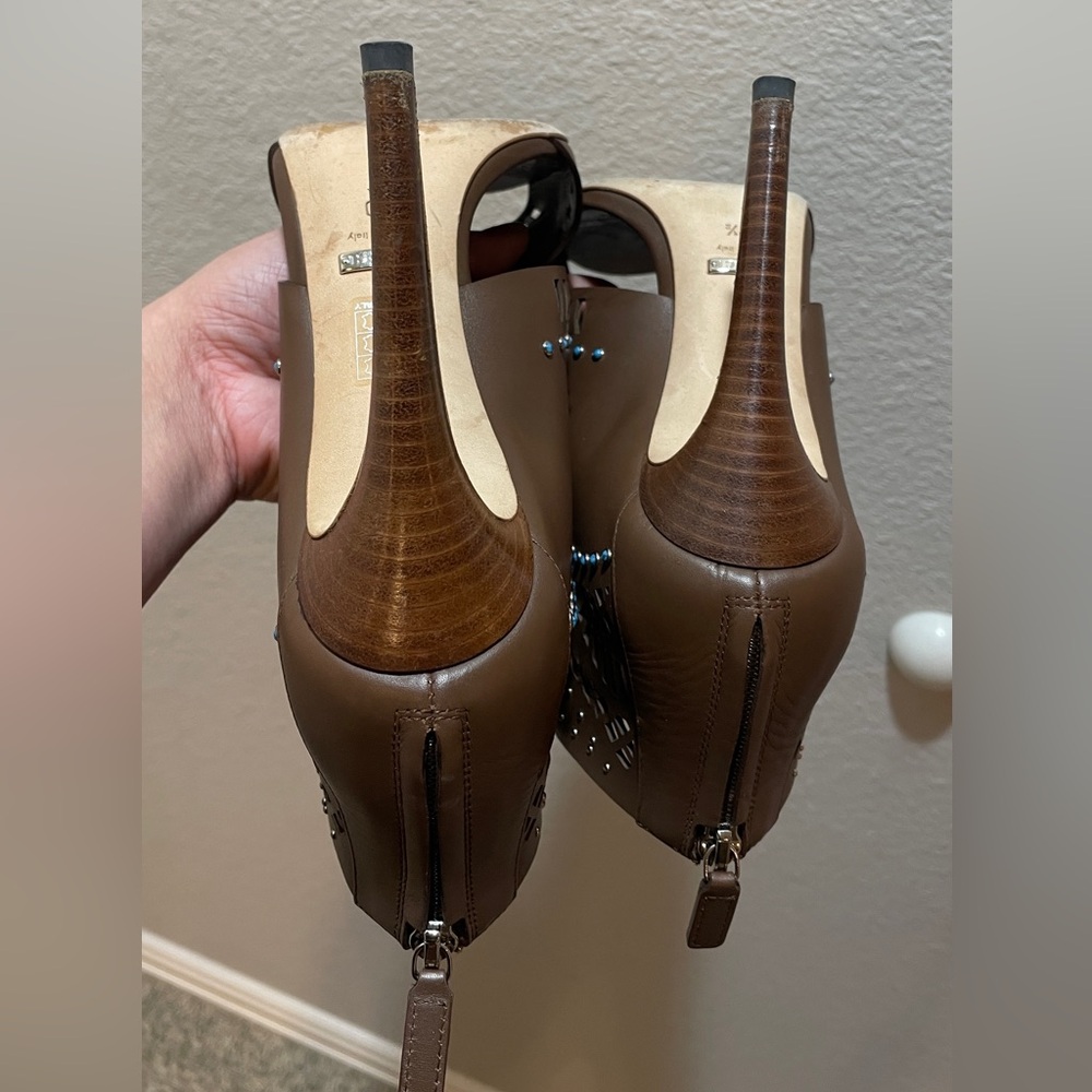 Gucci Heels - Picture 9 of 9